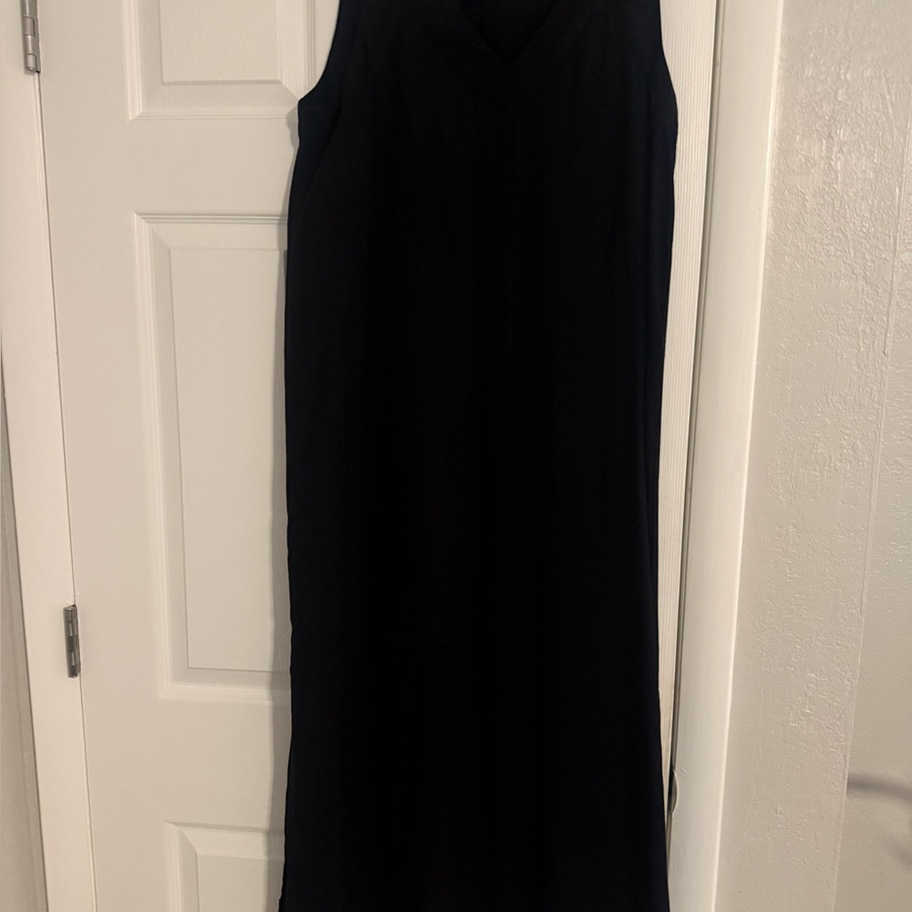 Elegant Black Sleeveless Dress
